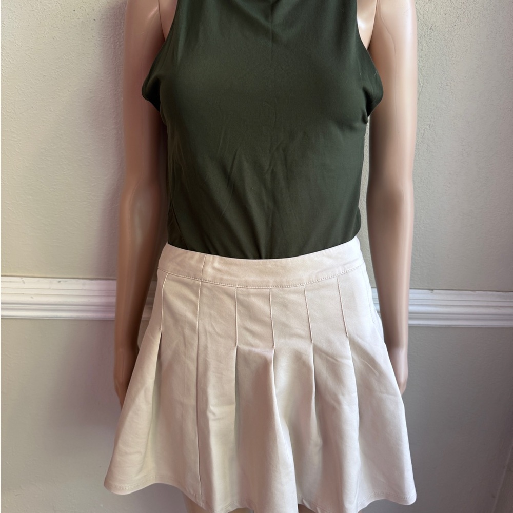 Marble Cream Pleated Skirt Size M | Flowy A-Line Classic Chic - Picture 5 of 6